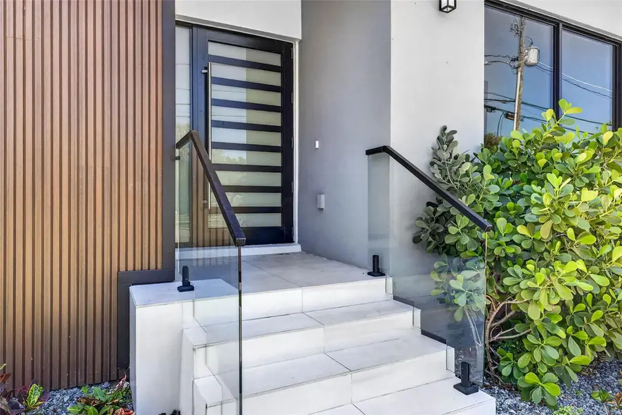 4426 W Euclid Avenue, Tampa, FL 33629 - #2