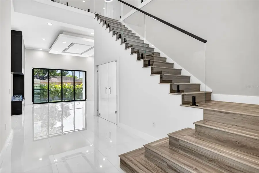 4426 W Euclid Avenue, Tampa, FL 33629 - #3