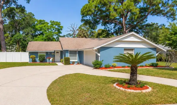 823 Riverside Drive, TARPON SPRINGS, FL 34689