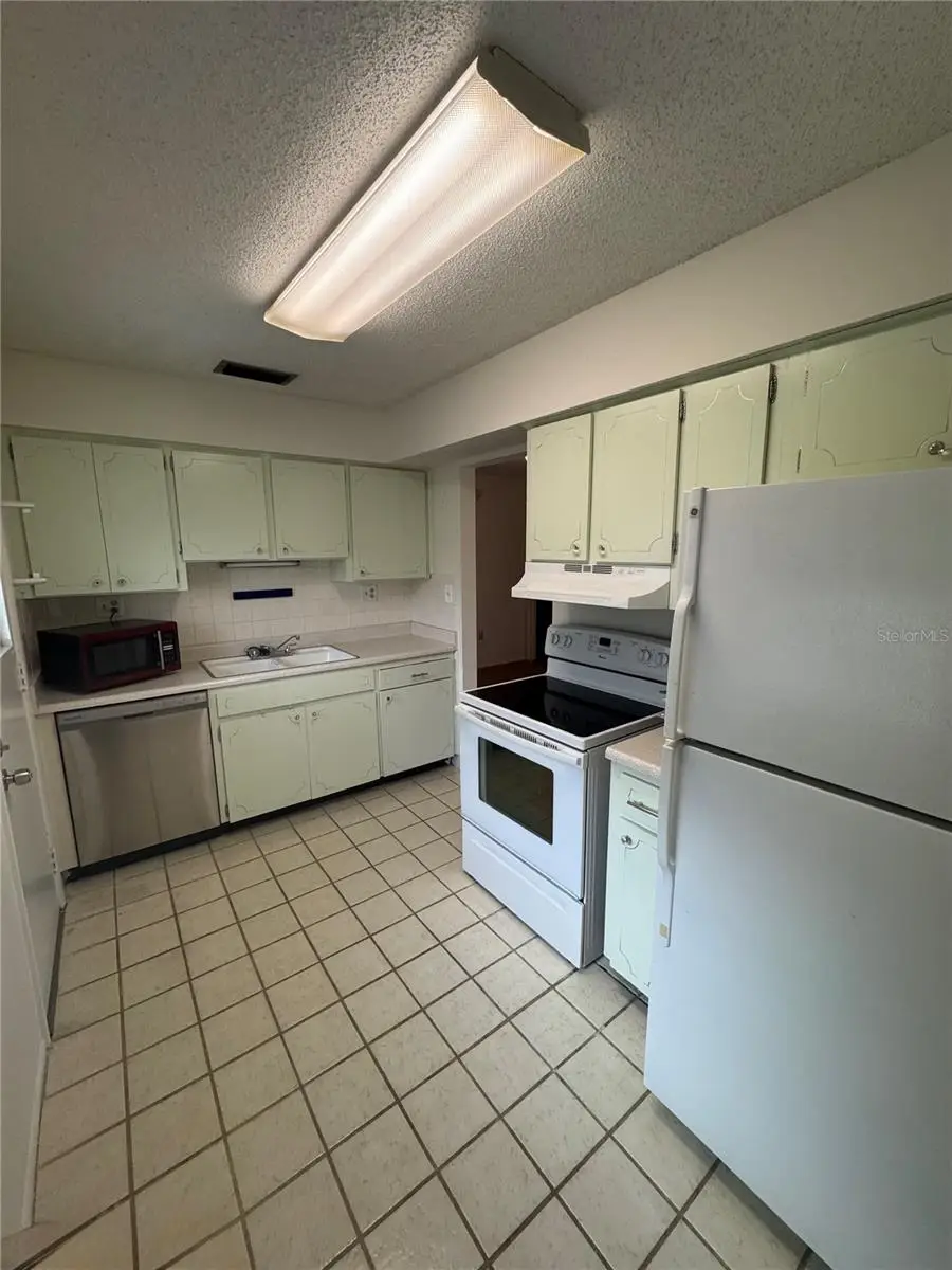 1126 King Arthur Court #413, Dunedin, FL 34698 - #3