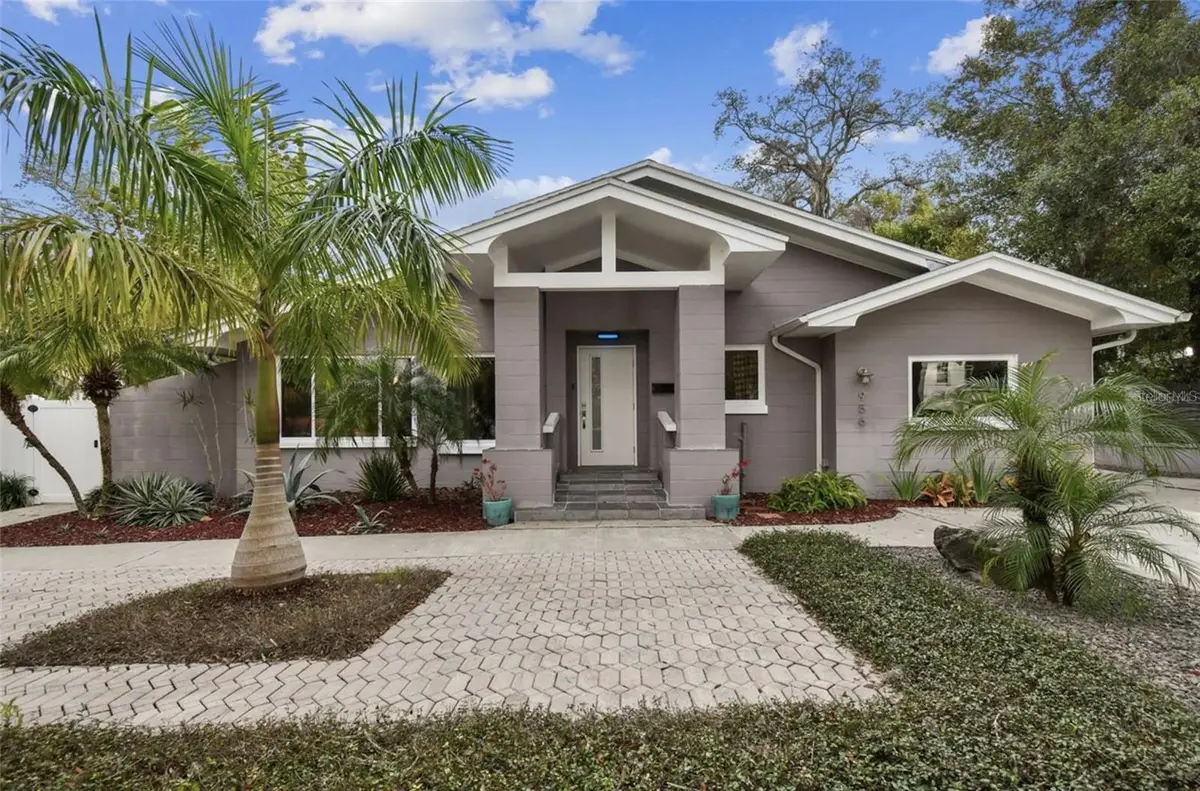 956 42nd Avenue N, Saint Petersburg, FL 33703 - #1