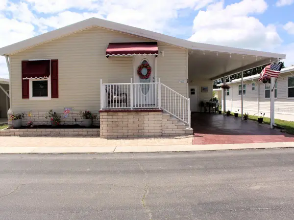 64 Thatch Palm Street W, LARGO, FL 33770