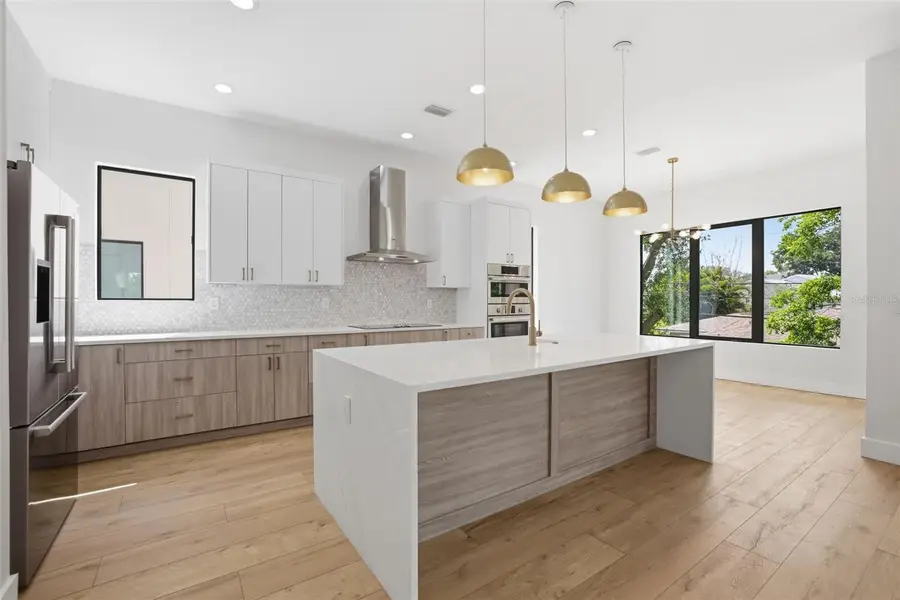 1943 Shore Acres Boulevard Ne, Saint Petersburg, FL 33703 - #3