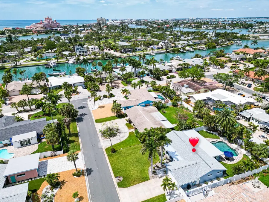 230 S Julia Circle, Saint Pete Beach, FL 33706 - #2