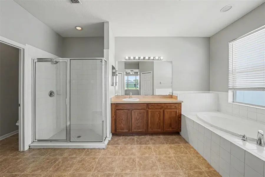 636 Tanana Fall Drive, Ruskin, FL 33570 - #3