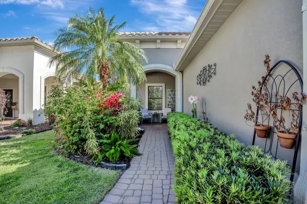 1195 Collier Place, VENICE, FL 34293