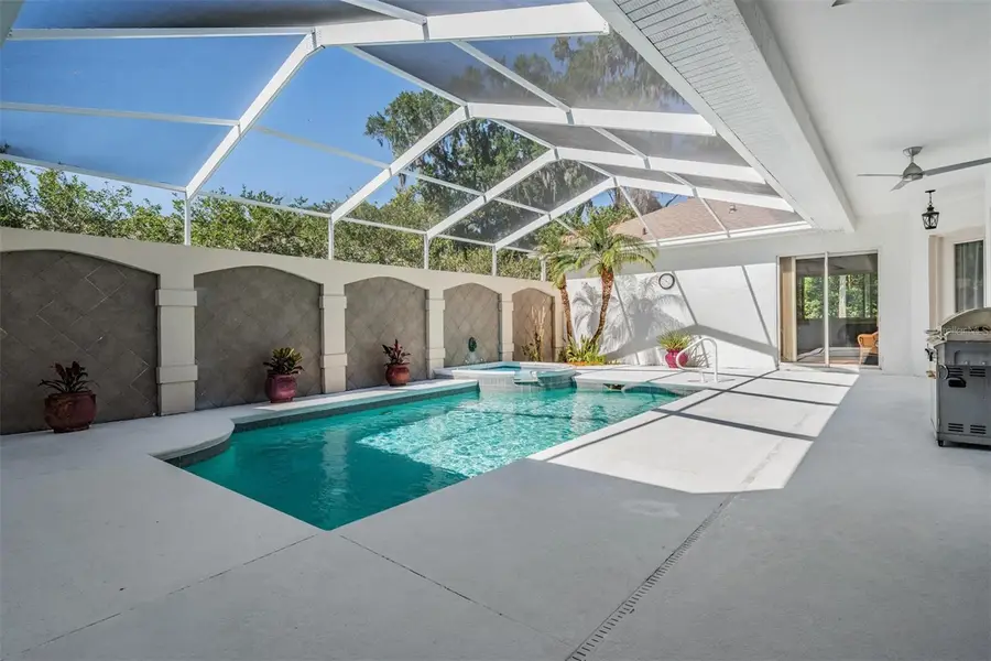 12220 Woodlands Circle, Dade City, FL 33525 - #2