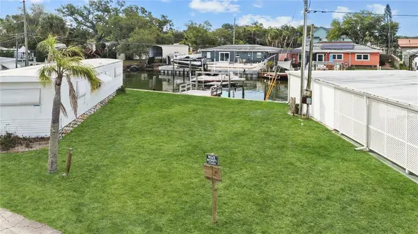 8740 43rd Avenue N #136, ST PETERSBURG, FL 33709