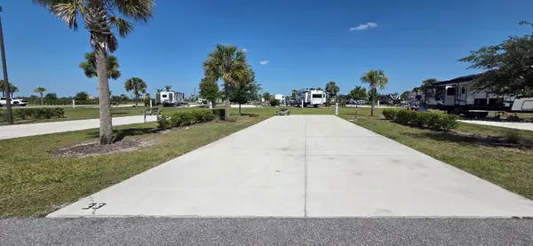 33 Tiki Turn Hyw 630 E, LAKE WALES, FL 33898