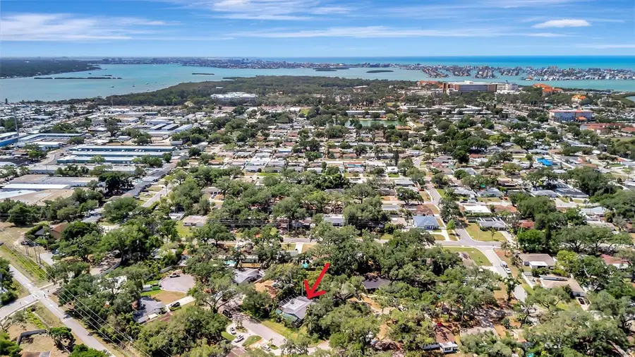 9782 55th Avenue N, Saint Petersburg, FL 33708 - #2