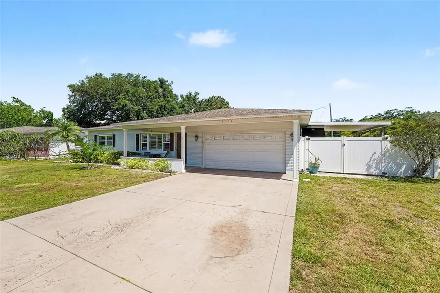 9703 48th Avenue N, Saint Petersburg, FL 33708 - #3