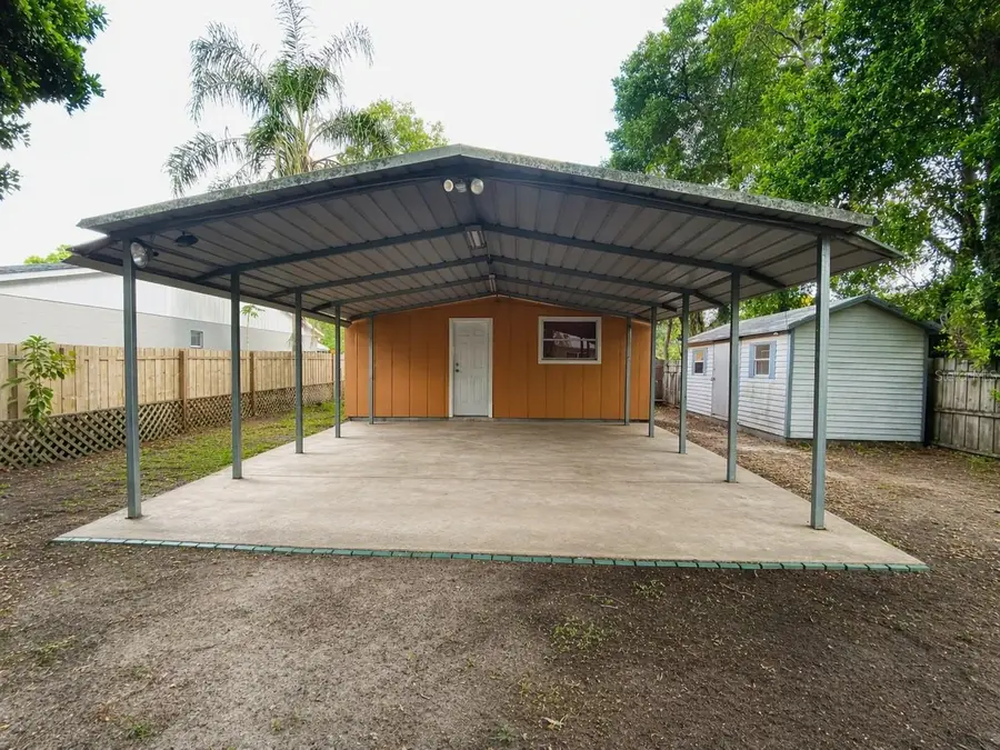 1906 E New Orleans Avenue, Tampa, FL 33610 - #2