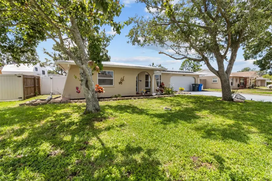 3507 Oxford Drive W, Bradenton, FL 34205 - #3