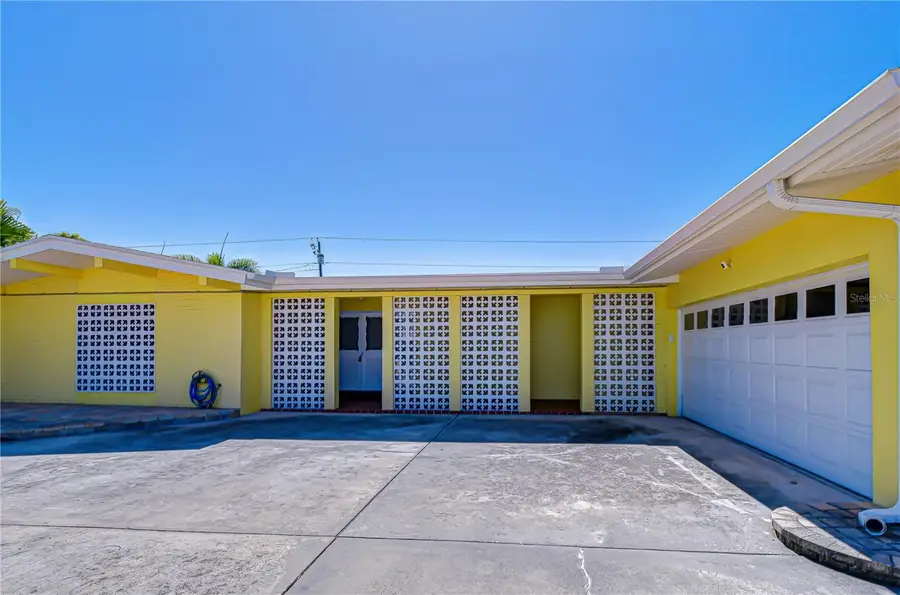 9625 Commodore Drive, Seminole, FL 33776 - #2