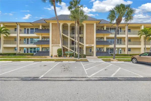 4700 Cove Circle #107, ST PETERSBURG, FL 33708