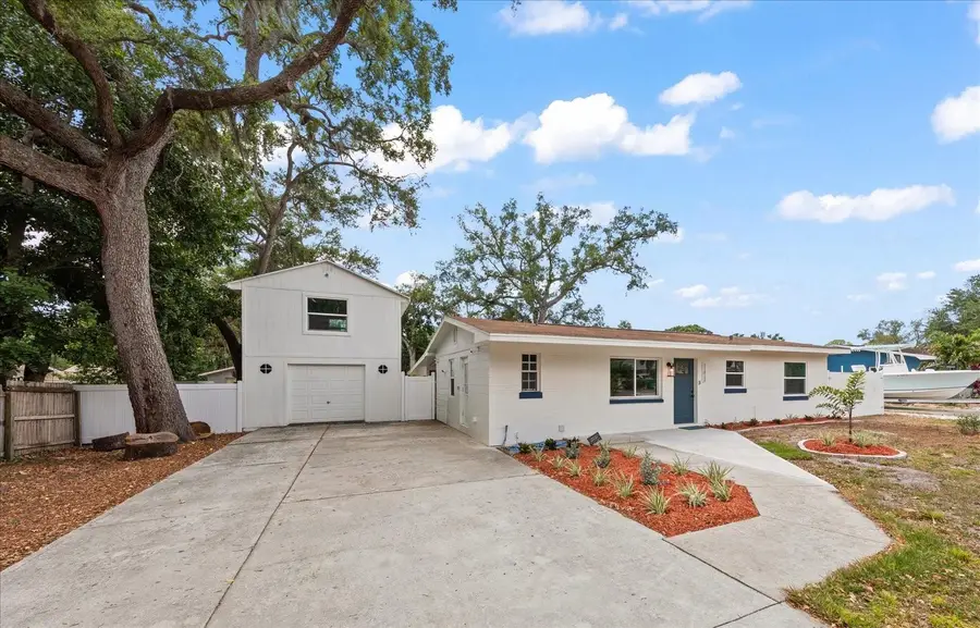 11012 52nd Avenue N, Saint Petersburg, FL 33708 - #3