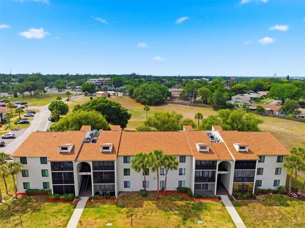 1871 Pine Ridge Way W #B2, PALM HARBOR, FL 34684