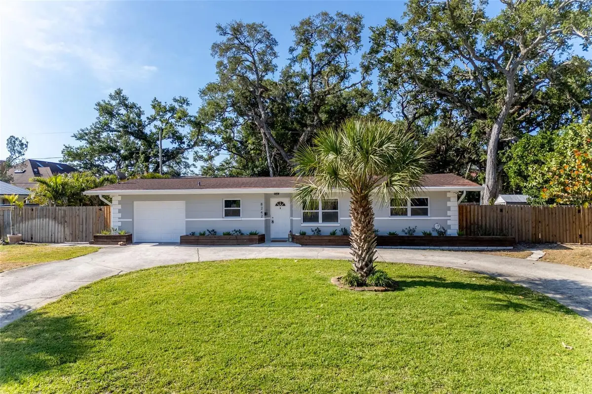 8242 31st Terrace N, Saint Petersburg, FL 33710 - #1
