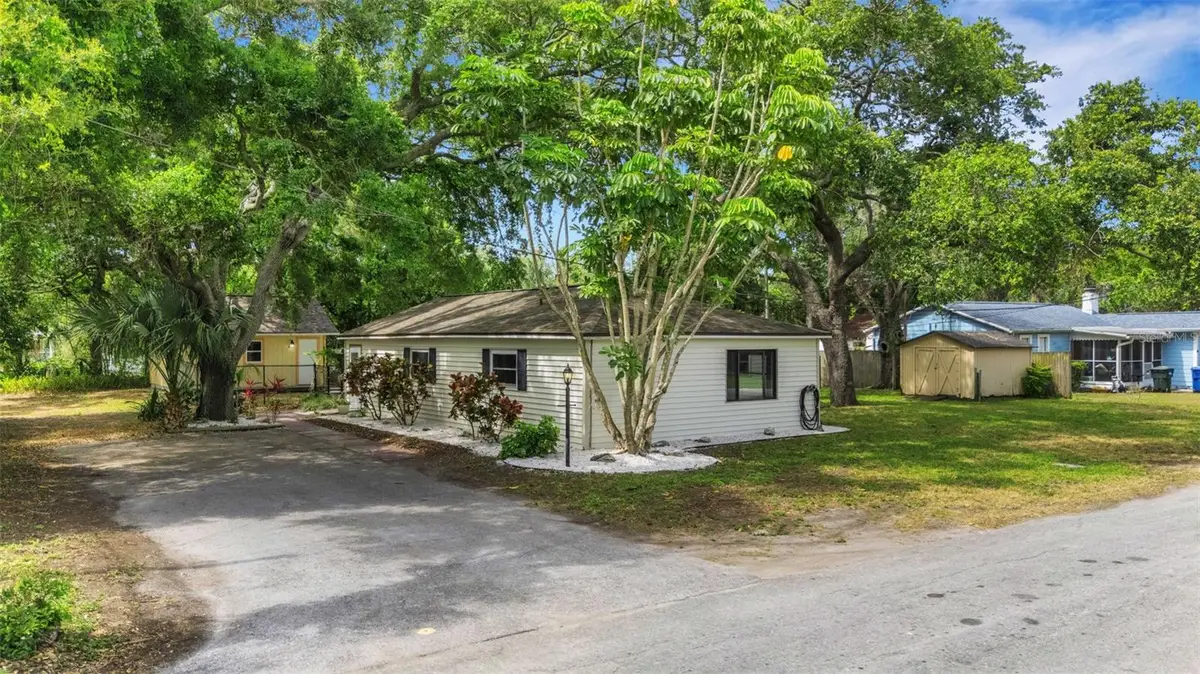 530 16th St Nw, Largo, FL 33770 - #1