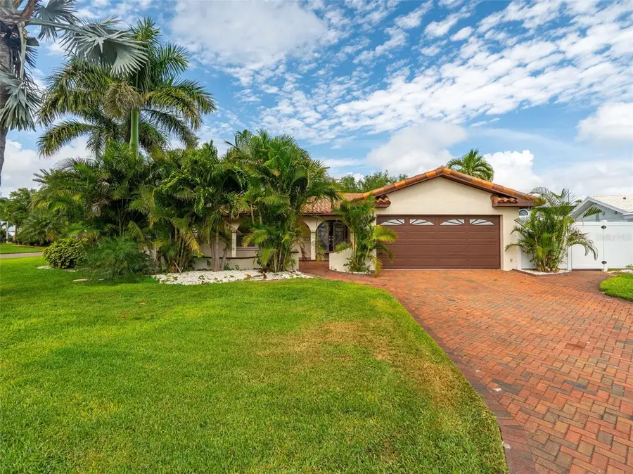 1200 80th St S, Saint Petersburg, FL 33707 - #2