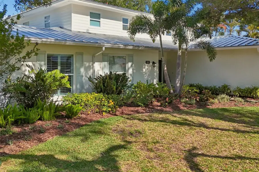 3301 Maple Street Ne, Saint Petersburg, FL 33704 - #2