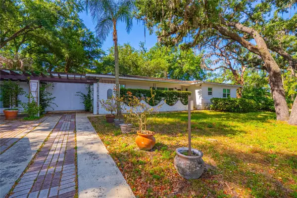 401 Bullard Parkway, TEMPLE TERRACE, FL 33617