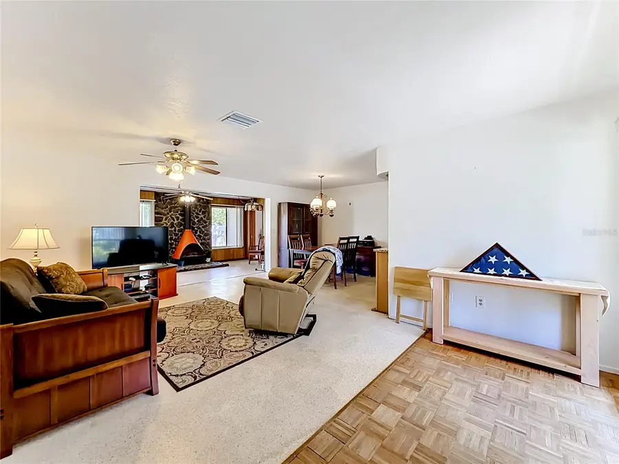 211 NW Monroe Circle N, Saint Petersburg, FL 33702 - #2