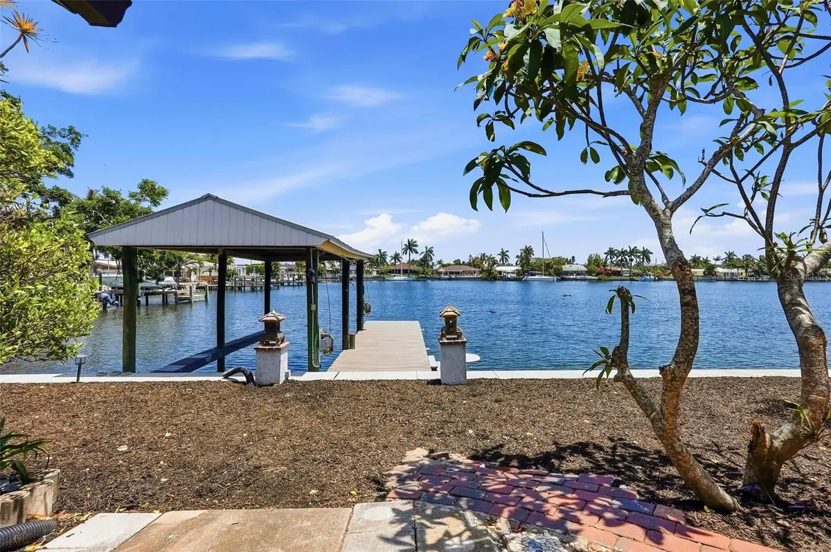 2300 S Shore Drive Se, Saint Petersburg, FL 33705 - #1