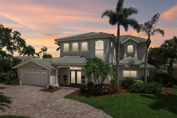 2032 Massachusetts Avenue Ne, ST PETERSBURG, FL 33703