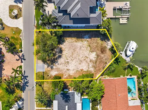 909 Oakwood Drive, LARGO, FL 33770