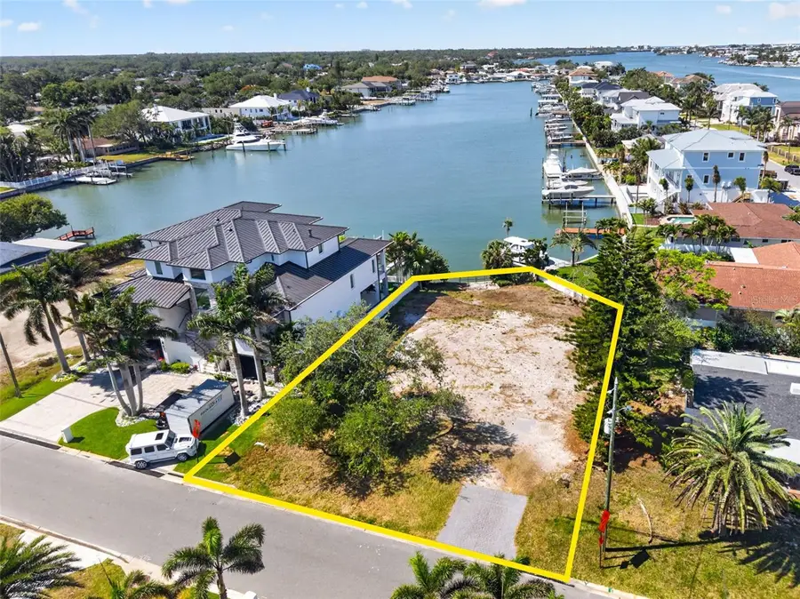 909 Oakwood Drive, Largo, FL 33770 - #3