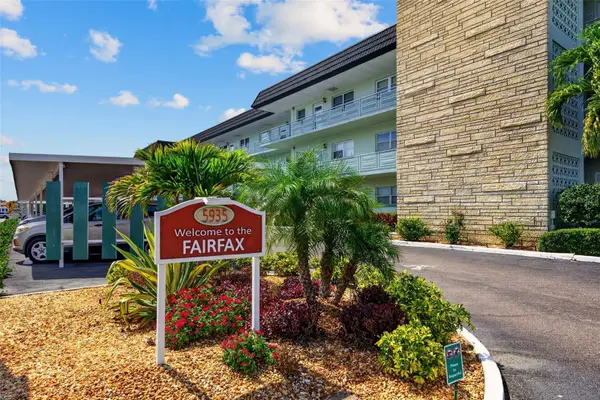 5935 30th Avenue S #101, GULFPORT, FL 33707