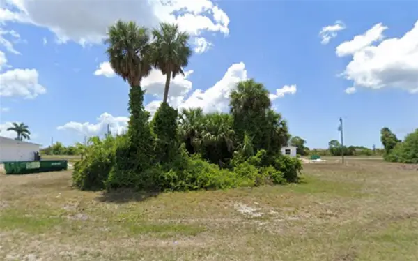 2748 NE 6th Place, CAPE CORAL, FL 33909