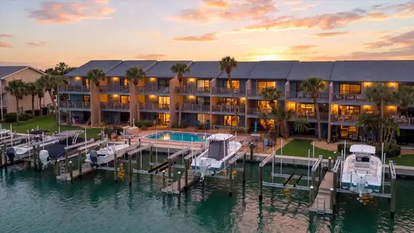 11835 3rd Street E, TREASURE ISLAND, FL 33706