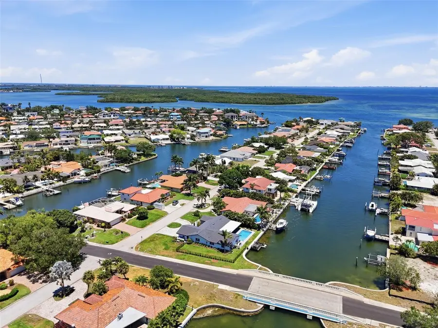 2000 Kansas Avenue Ne, Saint Petersburg, FL 33703 - #3