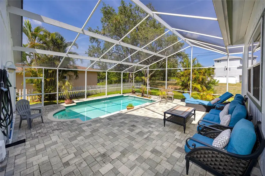 8759 Orient Way Ne, Saint Petersburg, FL 33702 - #2