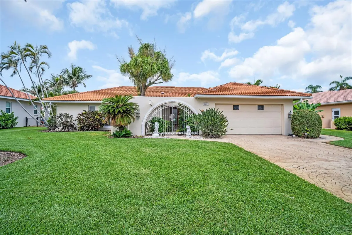 2041 Carolina Avenue Ne, Saint Petersburg, FL 33703 - #1