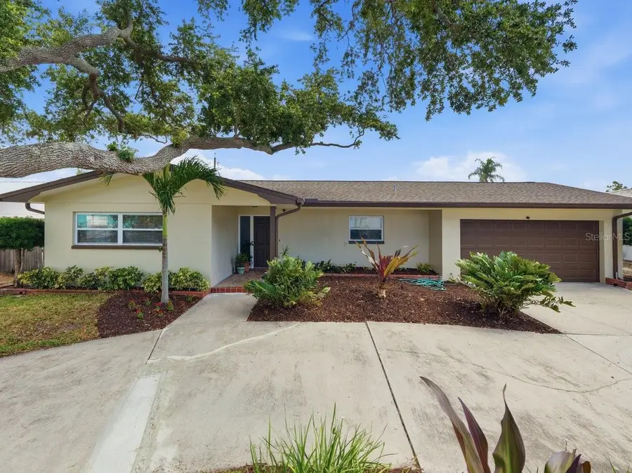 3650 Shady Bluffs Drive, Largo, FL 33770 - #2