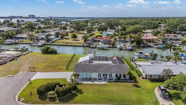 11599 Grove Street, SEMINOLE, FL 33772