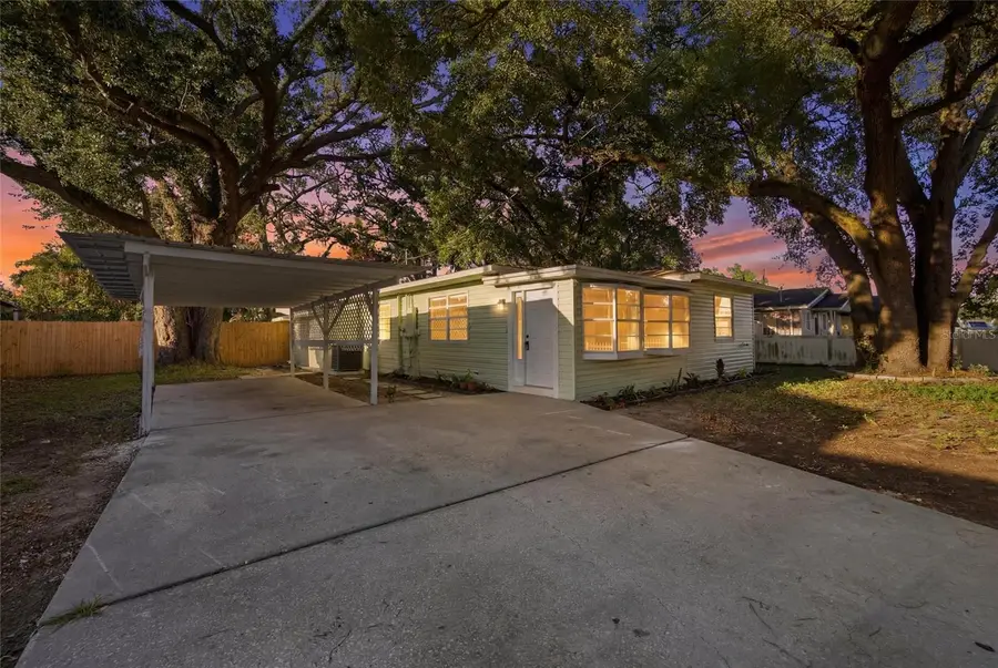 714 E 137th Avenue, Tampa, FL 33613 - #2