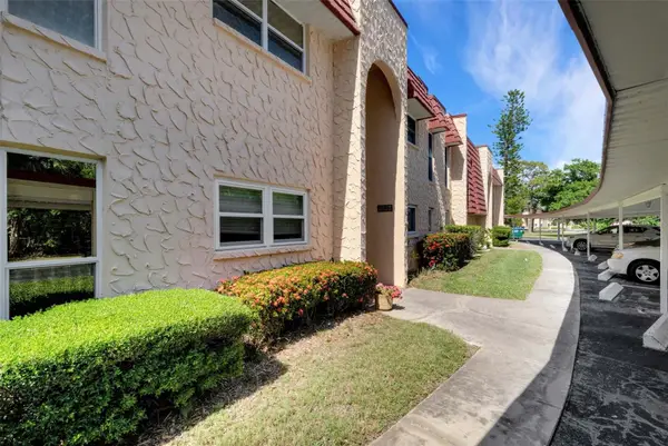 218 Dogwood Circle #218, SEMINOLE, FL 33777
