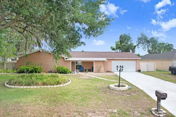 1204 Lady Guinevere Drive, VALRICO, FL 33594