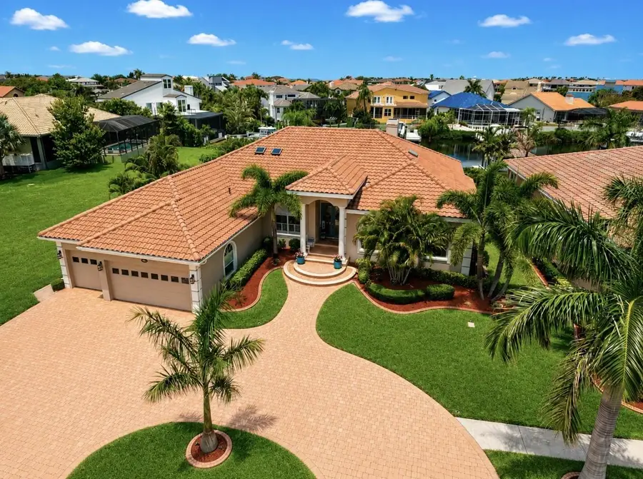 929 Allegro Lane, Apollo Beach, FL 33572 - #2