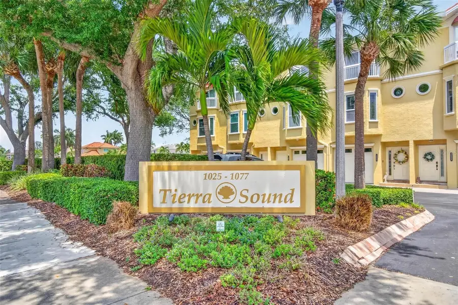 1033 Pinellas Bayway S, Tierra Verde, FL 33715 - #2