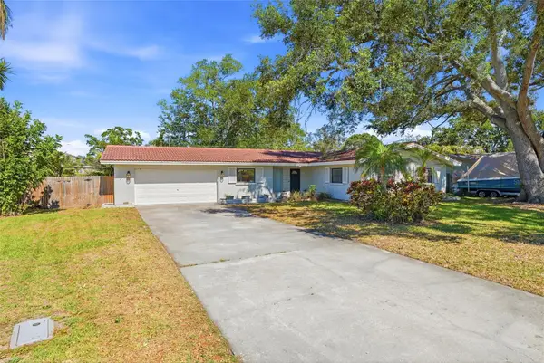 1349 Viewtop Drive, CLEARWATER, FL 33764