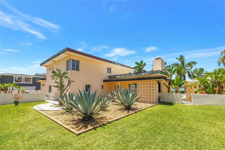 2781 Bayside Drive S, Saint Petersburg, FL 33705 - #2