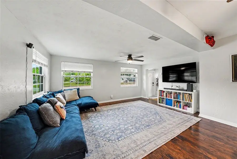 3901 13th Avenue N, Saint Petersburg, FL 33713 - #3