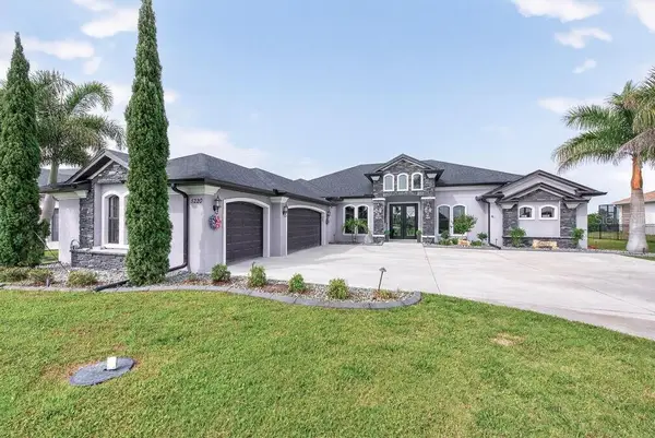 5220 Lake Venice Drive, WIMAUMA, FL 33598