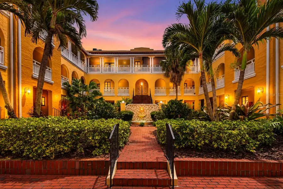 210 22nd Avenue Ne #12, Saint Petersburg, FL 33704 - #2