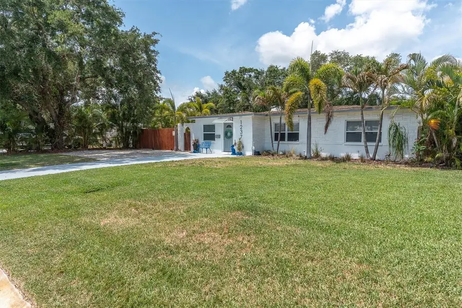 1237 57th Avenue N, Saint Petersburg, FL 33703 - #3